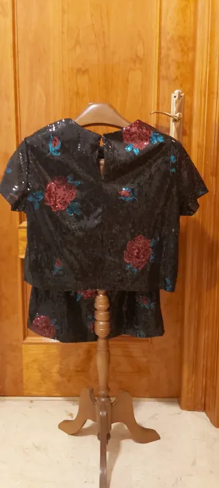 Traje de fiesta lentejuelas flores