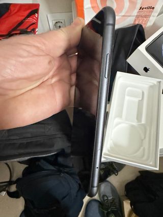 iPhone 11 64GB Space Gray en buen estado