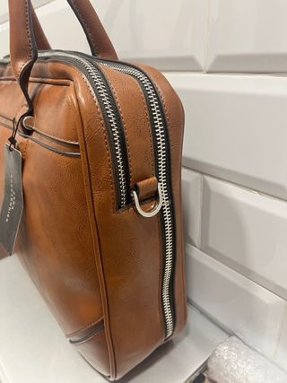 Maletín efecto piel Zara marrón