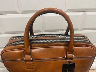 Maletín efecto piel Zara marrón