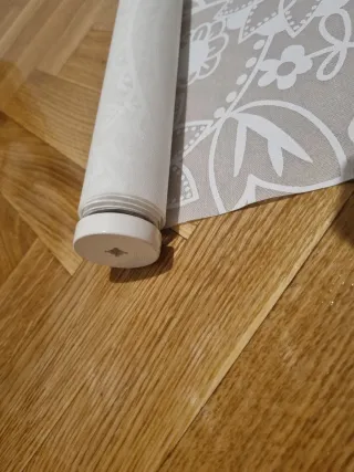 Estor Ikea blanco con estampado floral