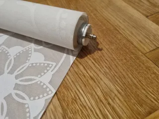 Estor Ikea blanco con estampado floral