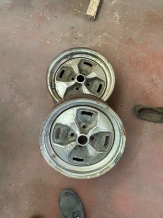 Llantas SEAT Clásicas (2 unidades)