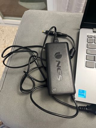 Ordenador portátil Lenovo gris