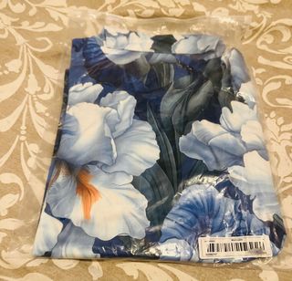 Camiseta manga larga floral mujer