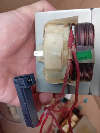 Transformadores de Microondas (MD-701EMR-1)