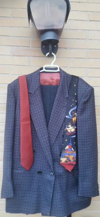 Blazer caballero 2 corbatas gris/rojo