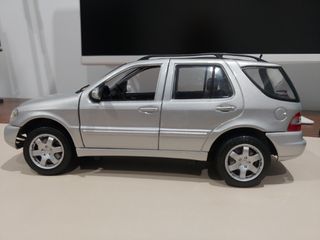 Mercedes Clase M 1:18