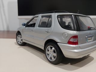 Mercedes Clase M 1:18