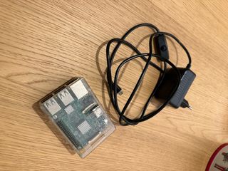 Raspberry Pi 3 Model B con carcasa