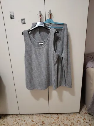 Set Maglia e Canotta Grigio Ottime condizioni