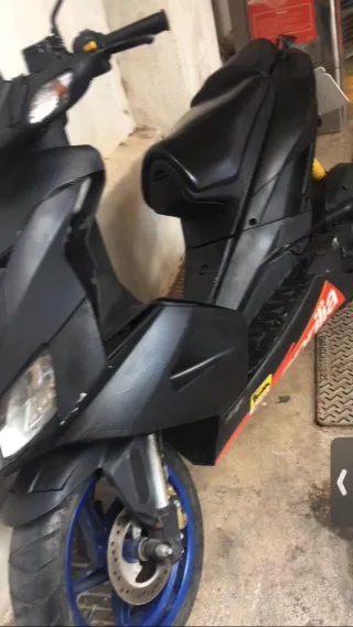 Aprilia RS50 Scooter Diseño Deportivo