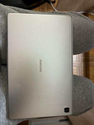 Tablet Samsung plateada