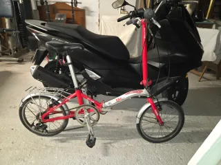 Bicicleta plegable roja