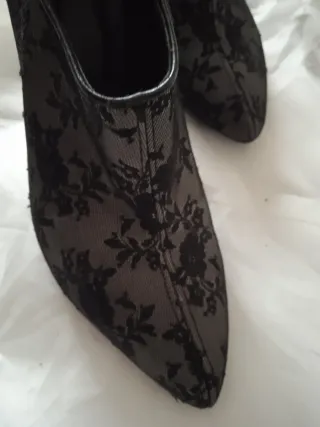 Botines Zara encaje tacón fino T.38