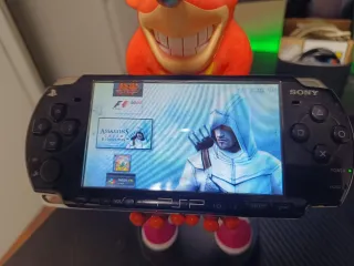 PSP 2000 Negra Sony + cargador