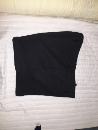 Pantalón corto lana negro Talla S. Sin etiquetas