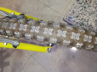 Bicicleta infantil amarilla