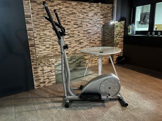 Elíptica gris usada pero aún le queda por dar