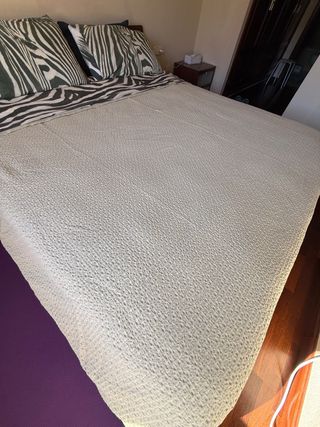 Colcha Jacquard Beige para cama Matrimonio de180cm