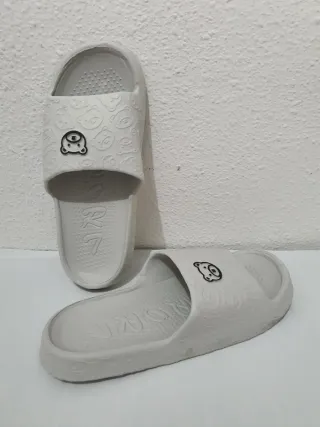 Sandalias Blancas con Dibujos de Ositos