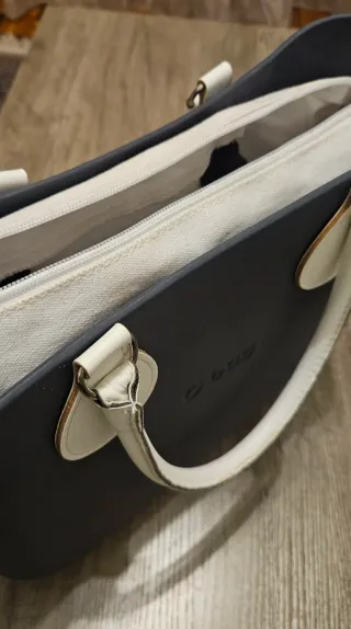 Borsa O bag grigio e bianco