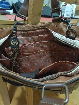 Bolso tablet/ordenador beige y marrón