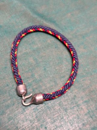 Pulsera multicolor con cuentas brillantes