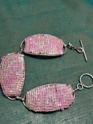 Pulsera multicolor con cuentas brillantes