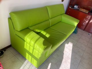 Divano artigianale in ecopelle verde