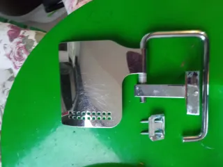 Rubinetto per lavandino. Regalo con braccio doccia e porta carta igienica