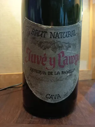 Lámpara Botella Cava Juvé y Camps