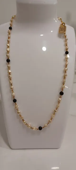 Conjunto Collar y Pulsera Perlas y piedras Negras.
