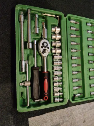 Caja Herramientas 46Pzs Cromo-Vanadio