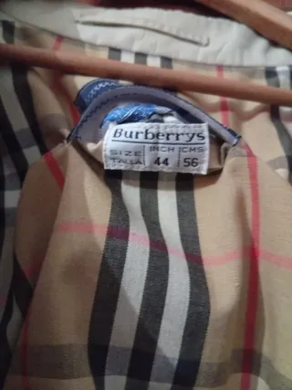 Gabardina Burberry Clásica Beige