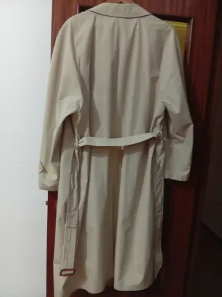 Gabardina Burberry Clásica Beige