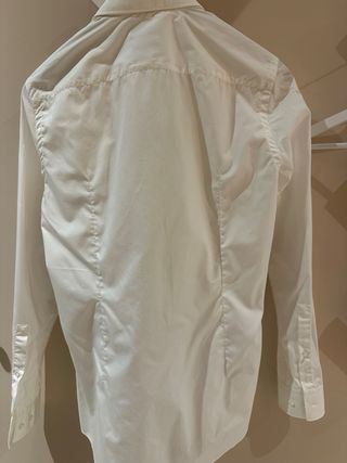 Camisa Hugo Boss Blanca. talla 38-15.