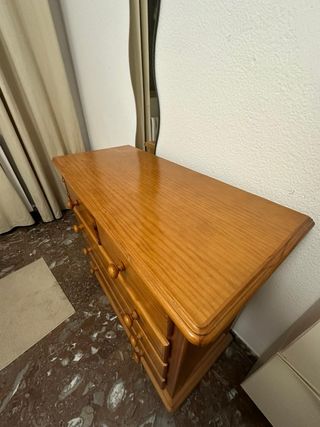 Cama, cómoda, mesita, armario, zapatero y espejo