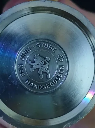 Tetera y vasos de peltre Zinn-Stube