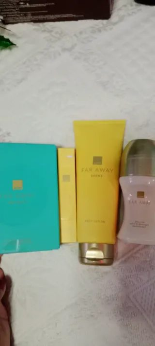 Pack 4 productos Far Away Avon