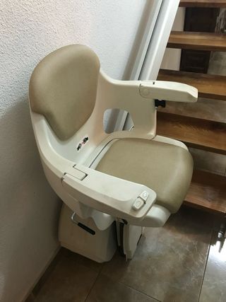 Silla salvaescaleras eléctrica