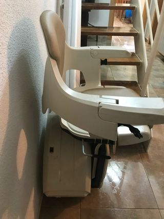 Silla salvaescaleras eléctrica