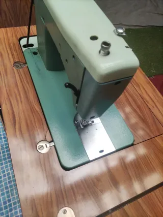 Máquina de coser Alfa vintage