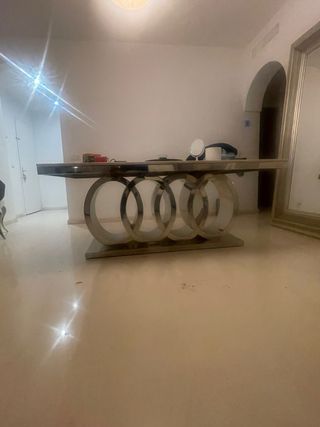 Mesa de diseño metal plata