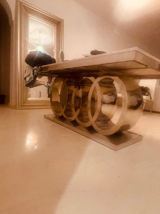 Mesa de diseño metal plata