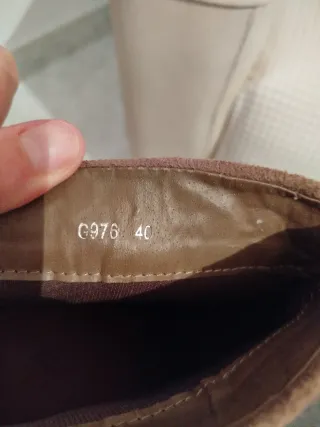 Botín tacón con pedrería