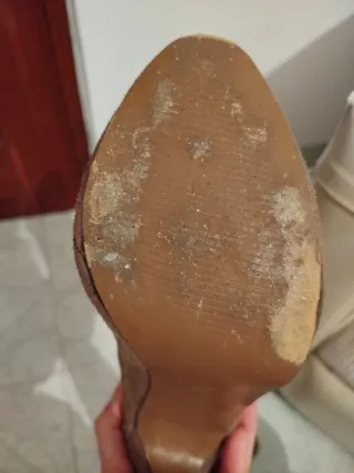 Botín tacón con pedrería