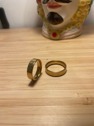 2 Anillos Dorados (2.4cm y 2cm) diámetros internos