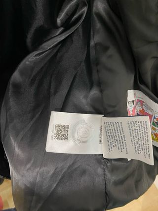 Chaqueta Moncler Negra con Capucha y Logo