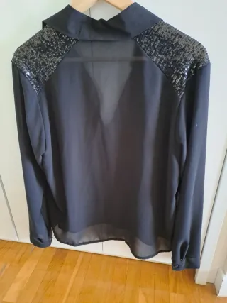 Camisa negra con lentejuelas